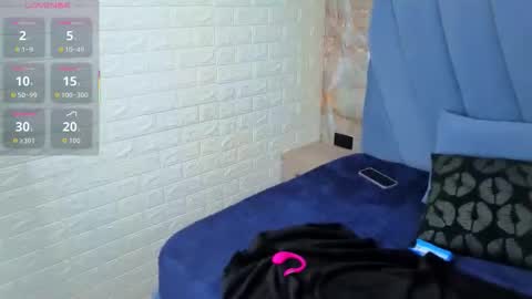 Snapshot of angel__red_ chatting on 11.29.25 angel__red_ online show from 11.29.25