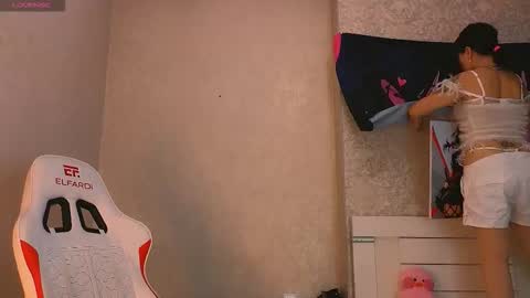 angel_asia_ online show from 12.18.25