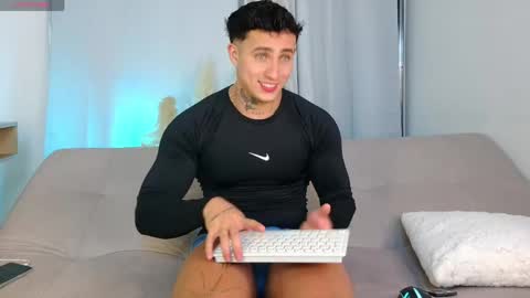 Snapshot of angel_boy01 chatting on 06.07.26 angel_boy01 online show from 06.07.26