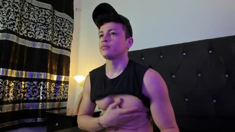 Snapshot of angel_cuervo chatting on 01.10.25 Angel Cuervo online show from 01.10.25