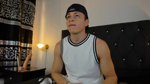 Snapshot of angel_cuervo chatting on 01.11.25 Angel Cuervo online show from 01.11.25