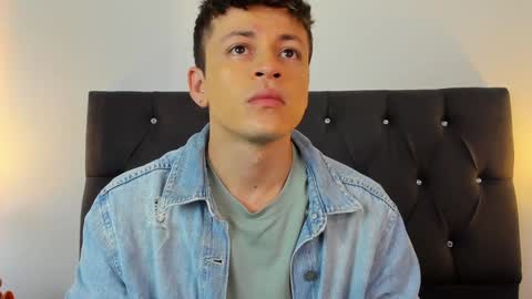 Snapshot of angel_cuervo chatting on 01.12.25 Angel Cuervo online show from 01.12.25