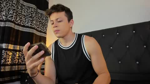 Snapshot of angel_cuervo chatting on 01.25.25 Angel Cuervo online show from 01.25.25