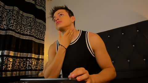 Snapshot of angel_cuervo chatting on 01.27.25 Angel Cuervo online show from 01.27.25