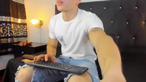 Snapshot of angel_cuervo chatting on 02.15.25 Angel Cuervo online show from 02.15.25