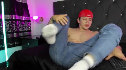 Snapshot of angel_cuervo chatting on 03.11.25 Angel Cuervo online show from 03.11.25