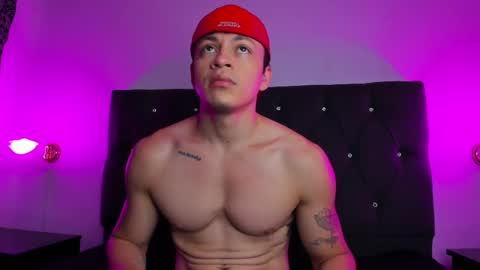 Snapshot of angel_cuervo chatting on 09.18.25 Angel Cuervo online show from 09.18.25