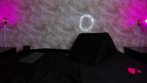 Snapshot of angel_cuervo chatting on 10.21.25 Angel Cuervo online show from 10.21.25