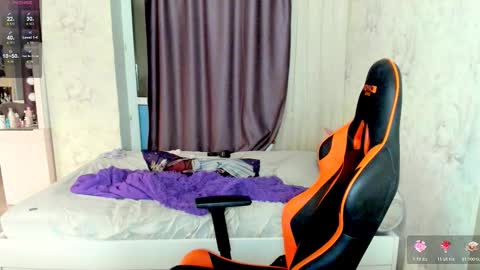 Snapshot of angel_doll585 chatting on 11.17.25 Fallen Angel online show from 11.17.25