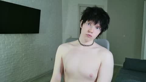 Snapshot of angel_fear chatting on 07.23.26 Ray online show from 07.23.26