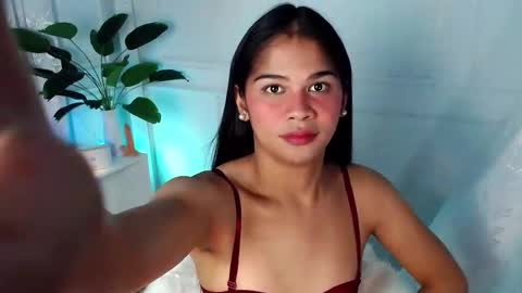 Snapshot of angel_indiguise chatting on 01.22.25 angela online show from 01.22.25