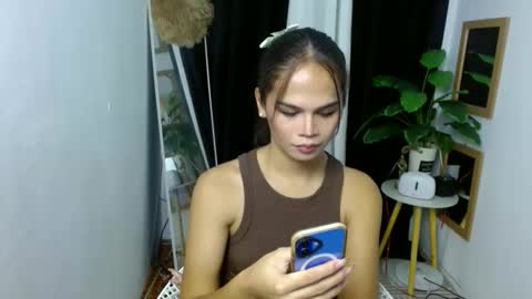 Snapshot of angel_indiguise chatting on 09.10.25 angela online show from 09.10.25