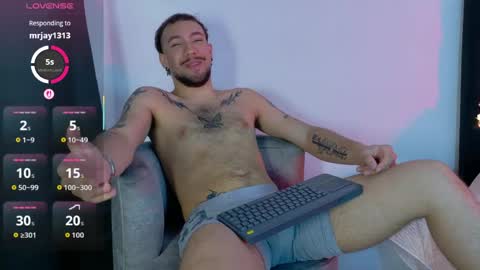 Snapshot of angel_kyrozz chatting on 05.13.26 angel_kyrozz online show from 05.13.26