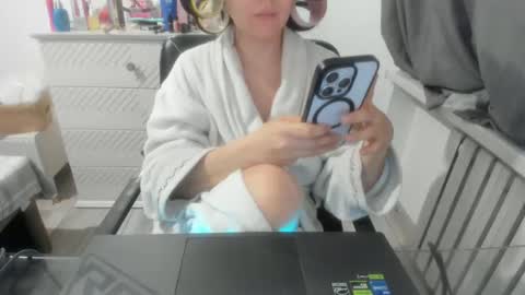 angel_lee__ online show from 01.17.25