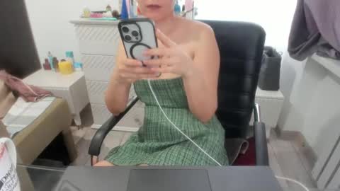 angel_lee__ online show from 02.16.25