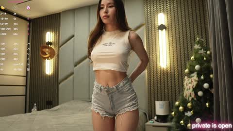 Snapshot of angel_luisa chatting on 12.13.24 Luisa online show from 12.13.24