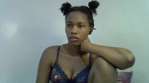 angel_mia5 online show from 11.27.25