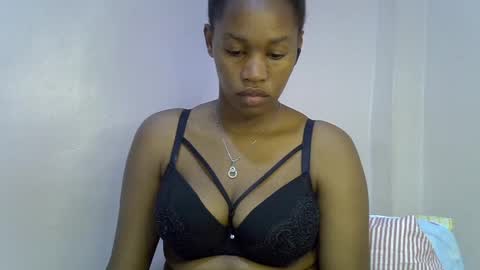 Snapshot of angel_mia5 chatting on 07.22.26 angel_mia5 online show from 07.22.26