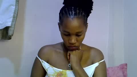 Snapshot of angel_mia5 chatting on 07.28.26 angel_mia5 online show from 07.28.26
