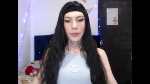 Snapshot of angel_moon69_ chatting on 01.09.25 follow me instagram amymiranda69 online show from 01.09.25