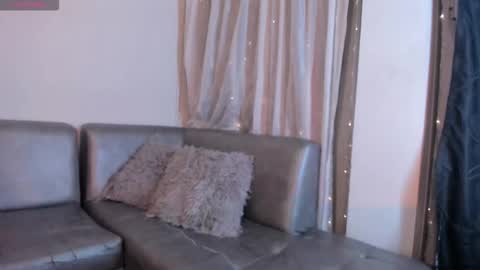 Snapshot of angel_of_lust_ chatting on 11.09.25 Angel online show from 11.09.25