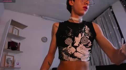 Snapshot of angel_of_lust_ chatting on 12.04.25 Angel online show from 12.04.25