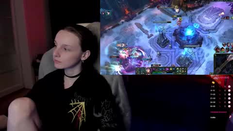 Snapshot of angel_runa chatting on 01.10.25 Mira online show from 01.10.25