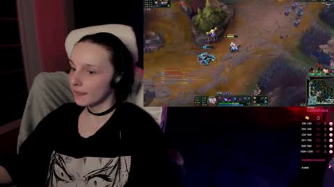 Snapshot of angel_runa chatting on 01.14.25 Mira online show from 01.14.25