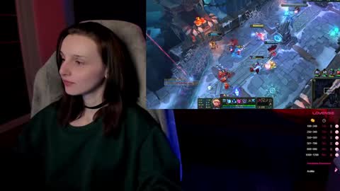 Snapshot of angel_runa chatting on 01.21.25 Mira online show from 01.21.25