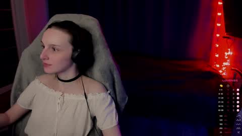 Snapshot of angel_runa chatting on 02.04.25 Mira online show from 02.04.25