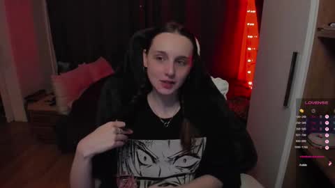 Snapshot of angel_runa chatting on 11.29.25 Mira online show from 11.29.25