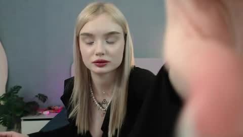 Angela online show from 05.10.26