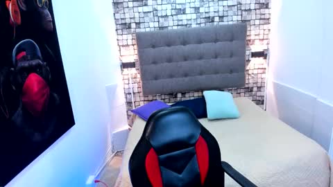 Angel Silver online show from 12.17.25