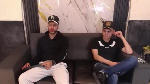 angel_villareal_ online show from 03.21.26