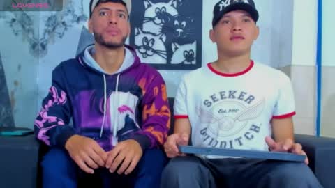 angel_villareal_ online show from 04.25.26