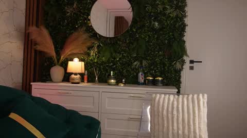 Anysia online show from 02.12.26