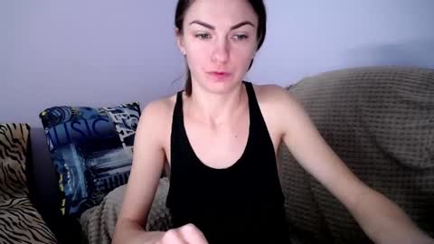 Snapshot of angel_zoe77 chatting on 12.03.24 Zoe online show from 12.03.24
