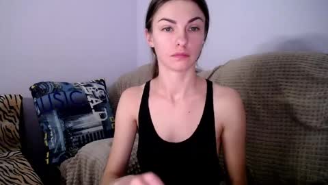 Snapshot of angel_zoe77 chatting on 12.03.24 Zoe online show from 12.03.24