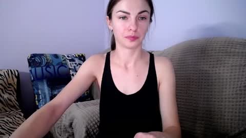 Snapshot of angel_zoe77 chatting on 12.07.24 Zoe online show from 12.07.24