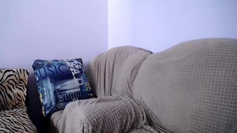 Snapshot of angel_zoe77 chatting on 02.15.25 Zoe online show from 02.15.25