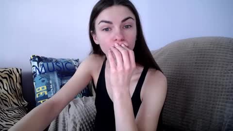 Snapshot of angel_zoe77 chatting on 03.07.25 Zoe online show from 03.07.25