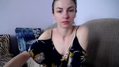Snapshot of angel_zoe77 chatting on 09.19.25 Zoe online show from 09.19.25