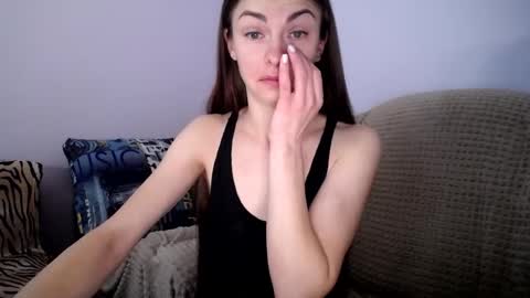 Snapshot of angel_zoe77 chatting on 10.29.25 Zoe online show from 10.29.25