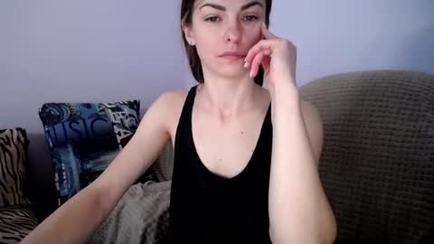 Snapshot of angel_zoe77 chatting on 11.06.25 Zoe online show from 11.06.25