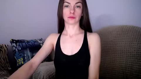 Snapshot of angel_zoe77 chatting on 12.03.25 Zoe online show from 12.03.25