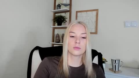 Angela online show from 02.06.26