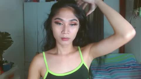 Snapshot of angela_mccollins chatting on 01.05.25 angela online show from 01.05.25