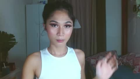 Snapshot of angela_mccollins chatting on 02.09.25 angela online show from 02.09.25