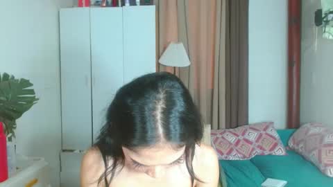 Snapshot of angela_mccollins chatting on 03.04.25 angela online show from 03.04.25