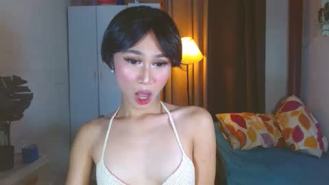 Snapshot of angela_mccollins chatting on 10.06.25 angela online show from 10.06.25